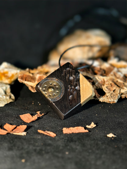 wooden pendant（black and white squares)